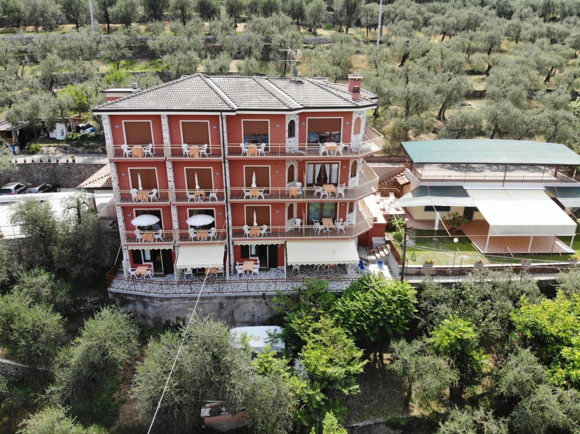Residence Casa Maria Assenza Exterior foto